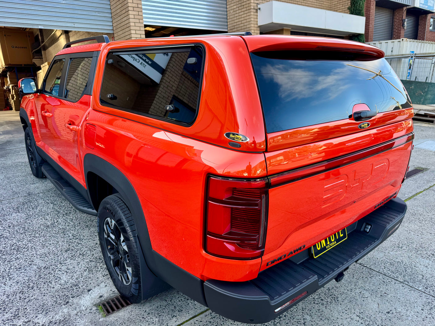 BYD Shark 6 FORCE PRO canopy — side window open showing ventilation and access