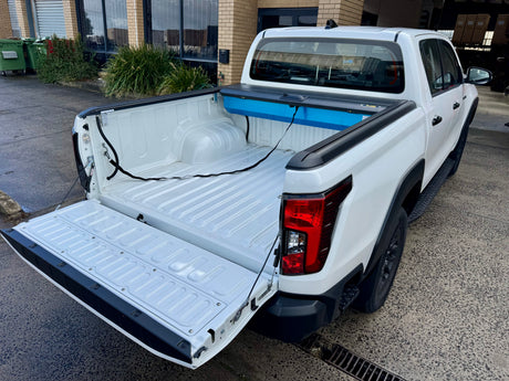 Hilux N90 2026+ manual roller shutter — fits SR5, Workmate, Rogue and GR Sport variants | UniUte