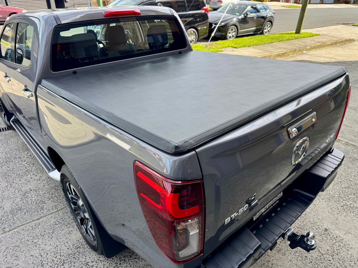 Tri-Fold Soft Tonneau Cover for Mazda BT-50 2020-2026 - UniUte