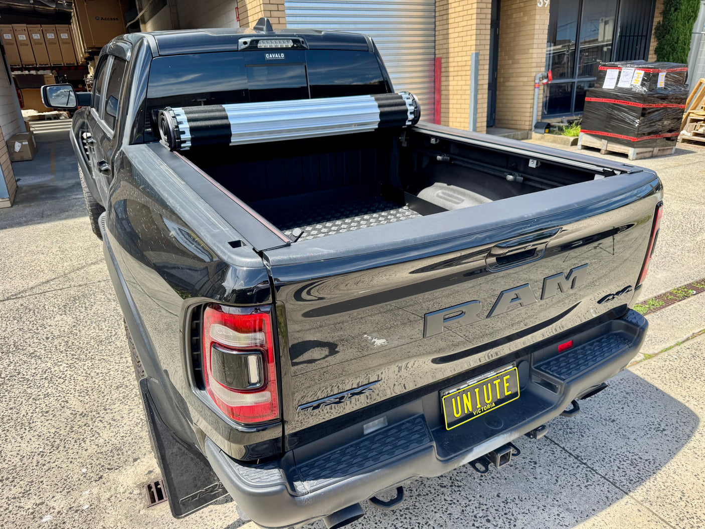 HR REVOLVER Hard Rolling Cover for RAM 1500 DT 2020-2025 5,7' BED - UniUte - UniUte