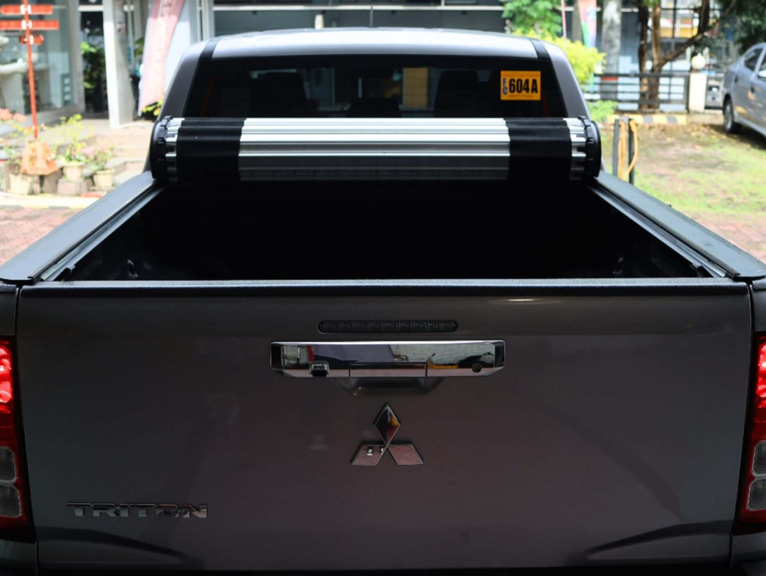 HR REVOLVER Hard Rolling Cover for Mitsubishi Triton MV 2024+ - UniUte