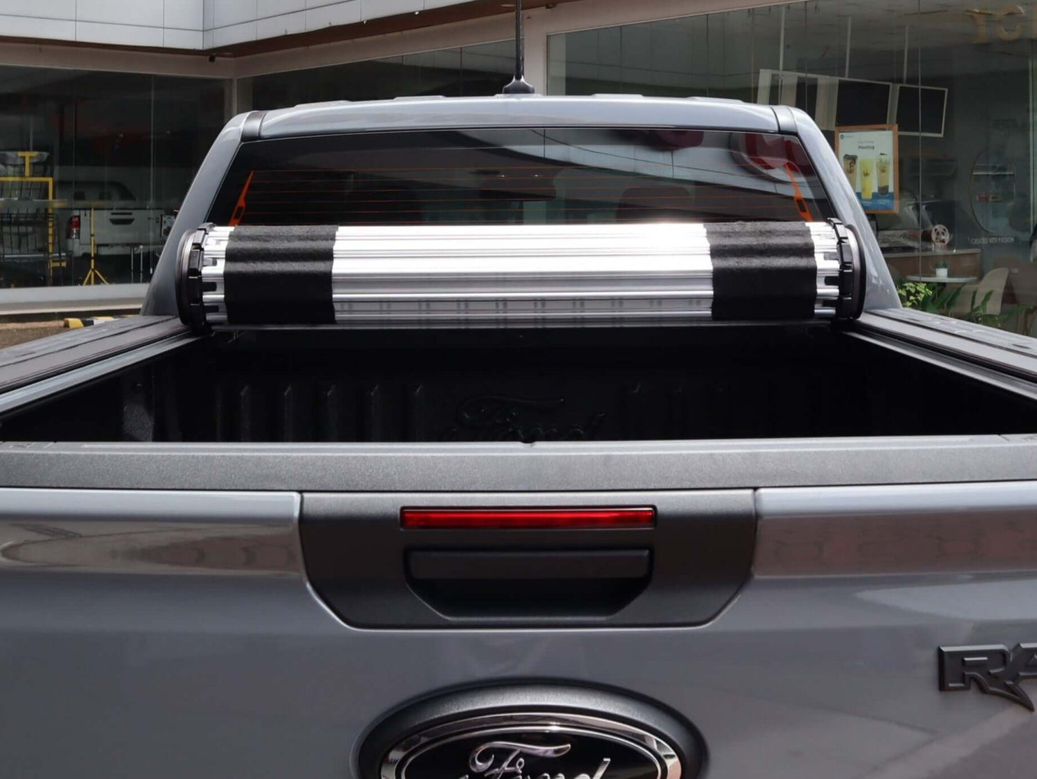 HR REVOLVER Hard Rolling Cover for Ford Ranger NextGen 2022-2025 - UniUte