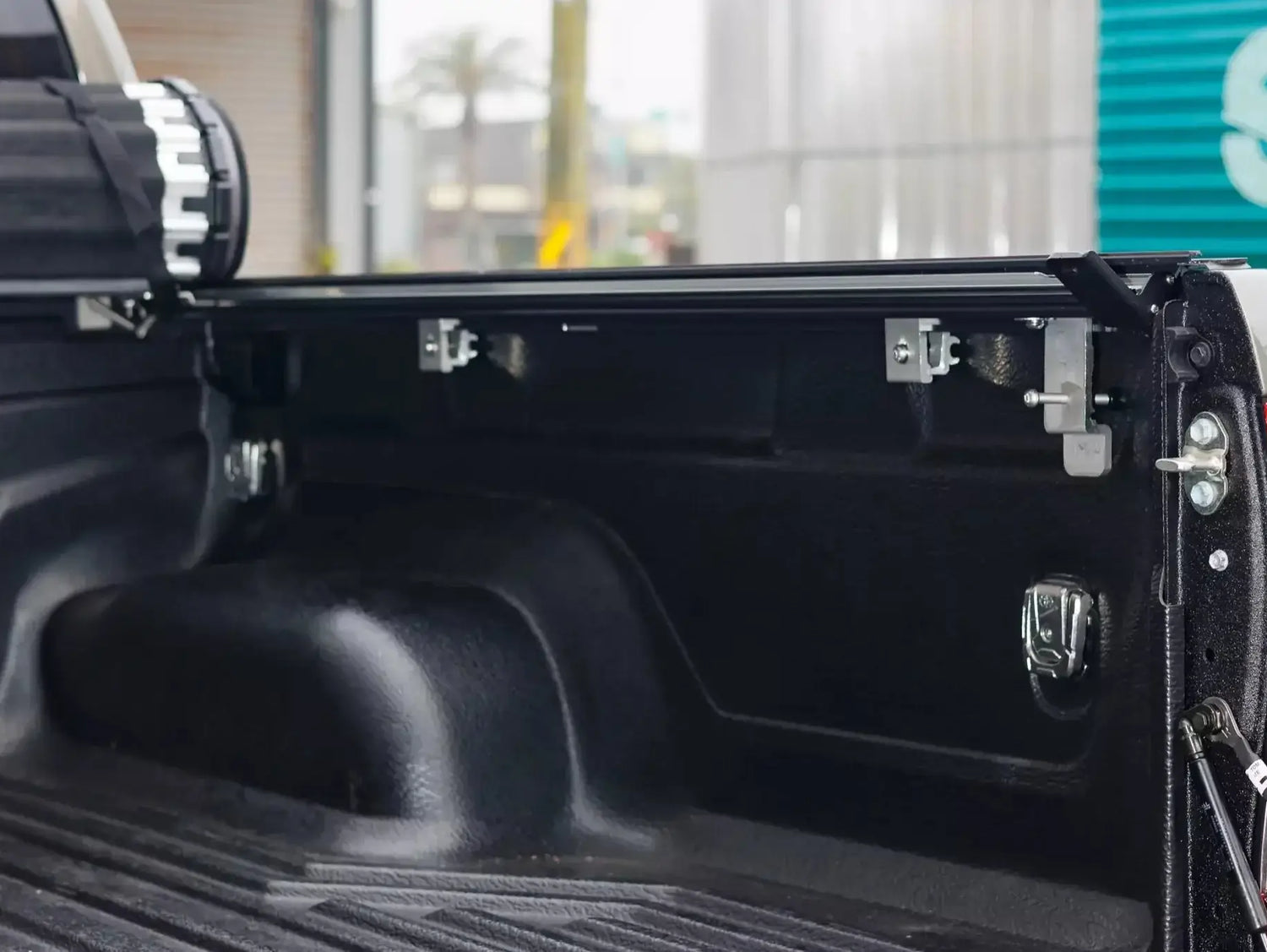 HR REVOLVER Hard Rolling Cover for Toyota Hilux SR5 2015-2025 - UniUte