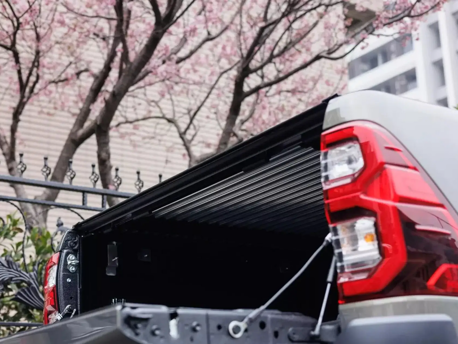 HR REVOLVER Hard Rolling Cover for Toyota Hilux SR5 2015-2025 - UniUte