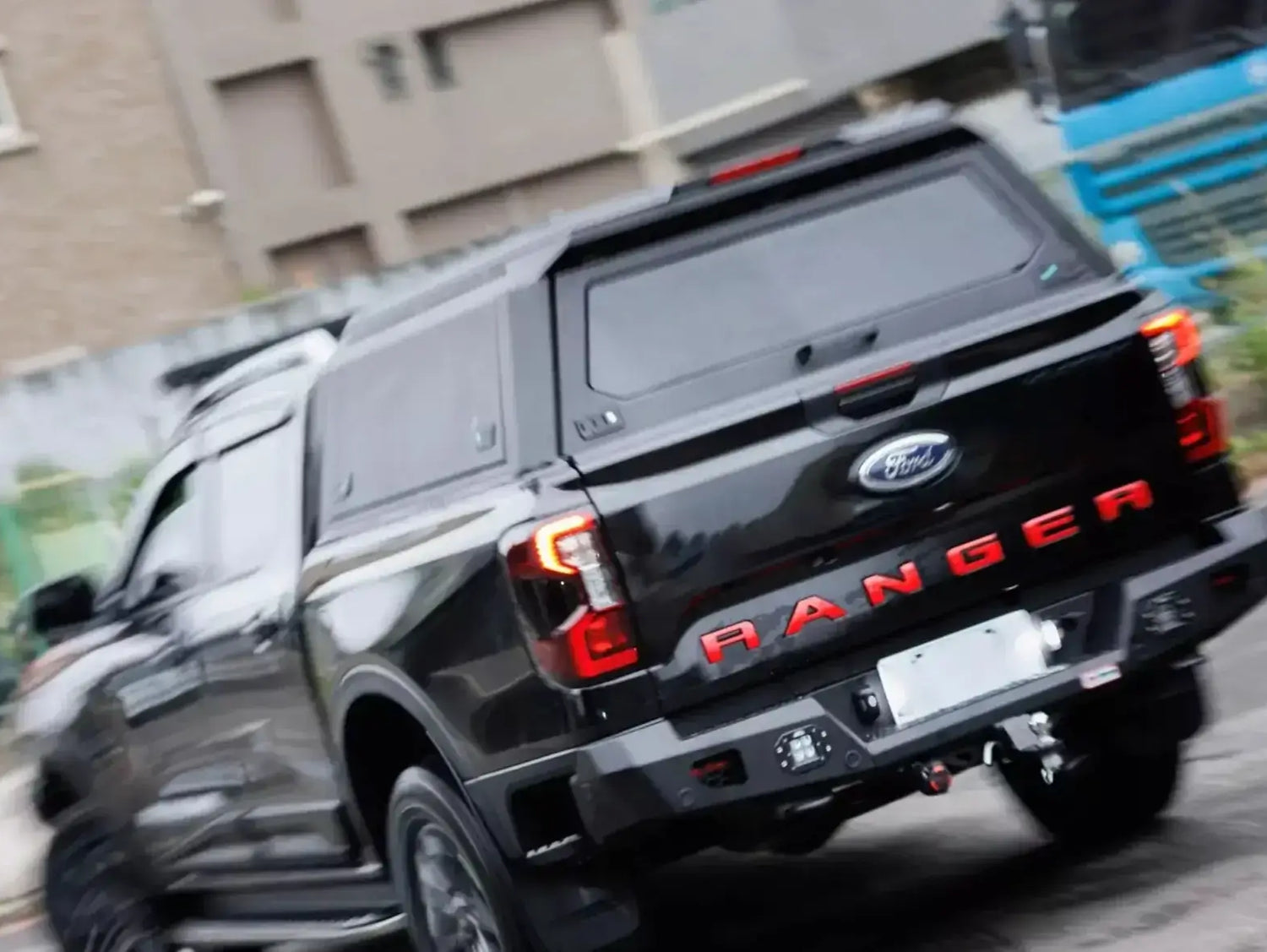 Stainless steel canopy Ford Ranger NextGen 2023+ on a new model, showcasing durability and style for 4x4 enthusiasts.