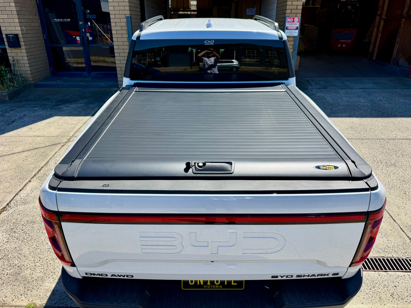 BYD Shark 6 Roller Cover 2025+ Manual Roller Shutter - UniUte