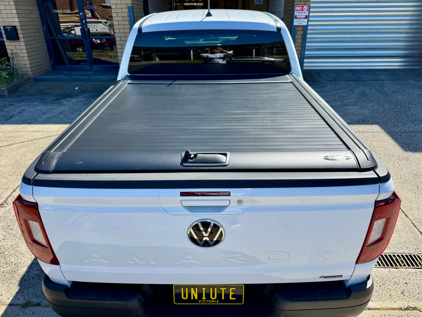 Amarok Roller Shutter Volkswagen 2023+ Gen2 Manual Roller Cover - UniUte
