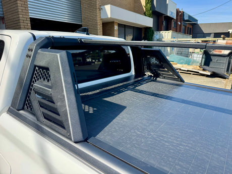 Universal Roll Bar with Multifunction Ladder Rack