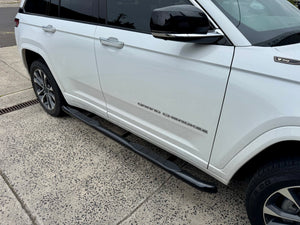 Jeep Grand Cherokee WL L side steps — interior step view showing tread pattern