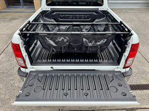 Tub organiser hammock — close-up of attachment clips and mesh construction