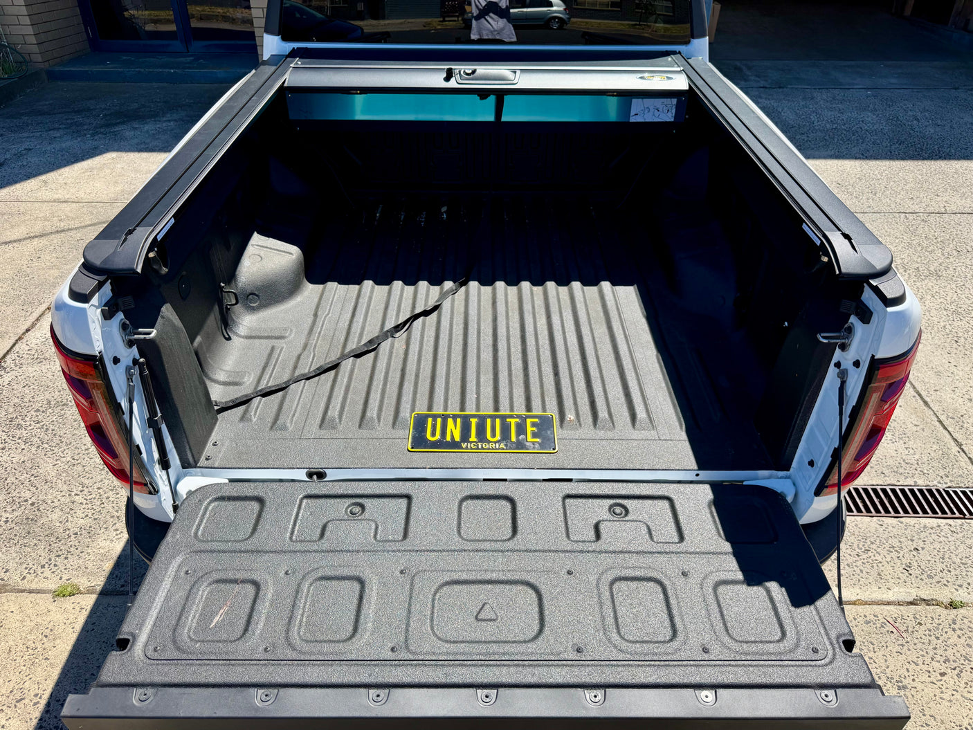 BYD Shark 6 Roller Cover 2025+ Manual Roller Shutter - UniUte