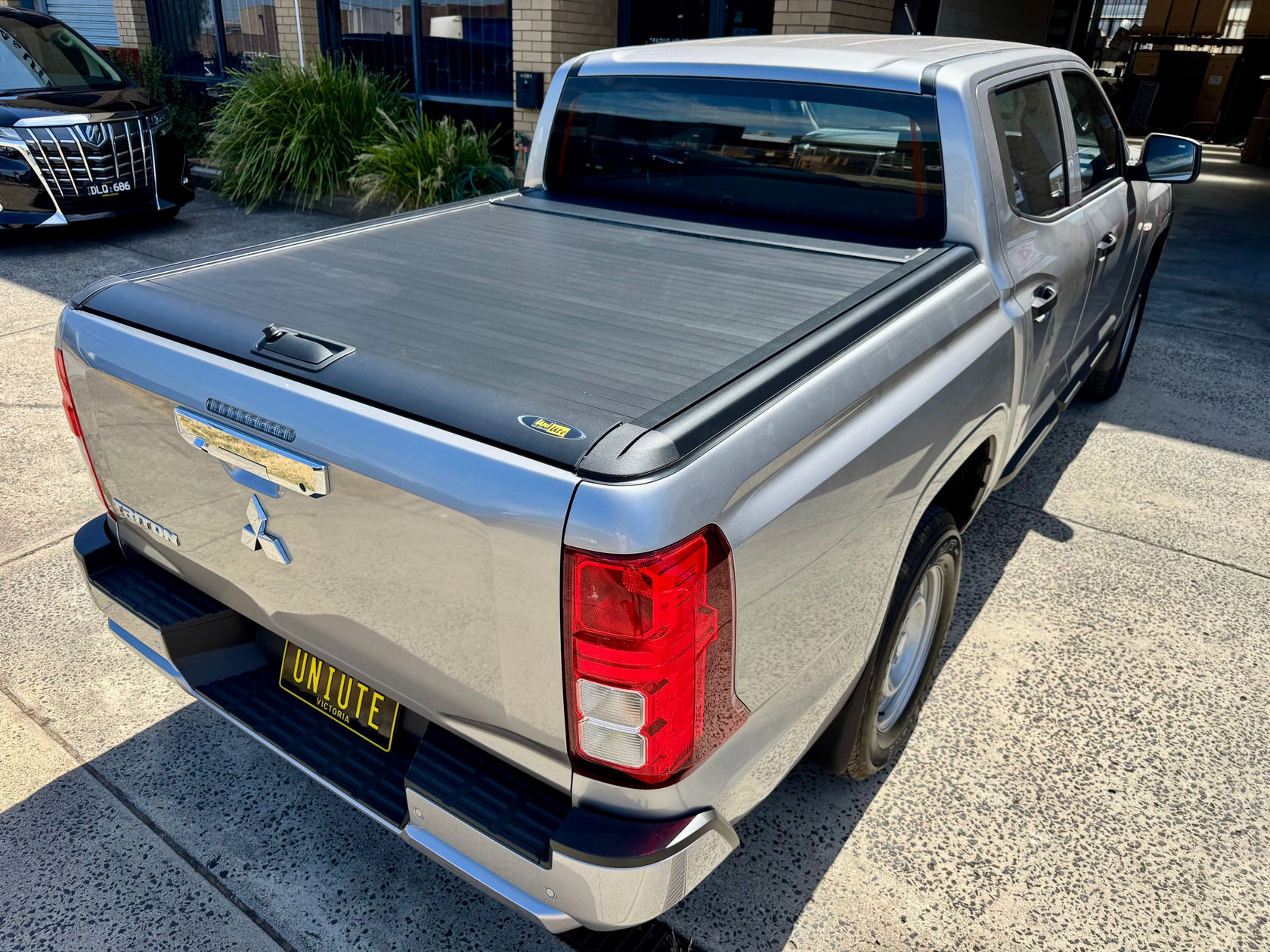 Manual roller shutter for Mitsubishi Triton MV 2024+ — installed | UniUte
