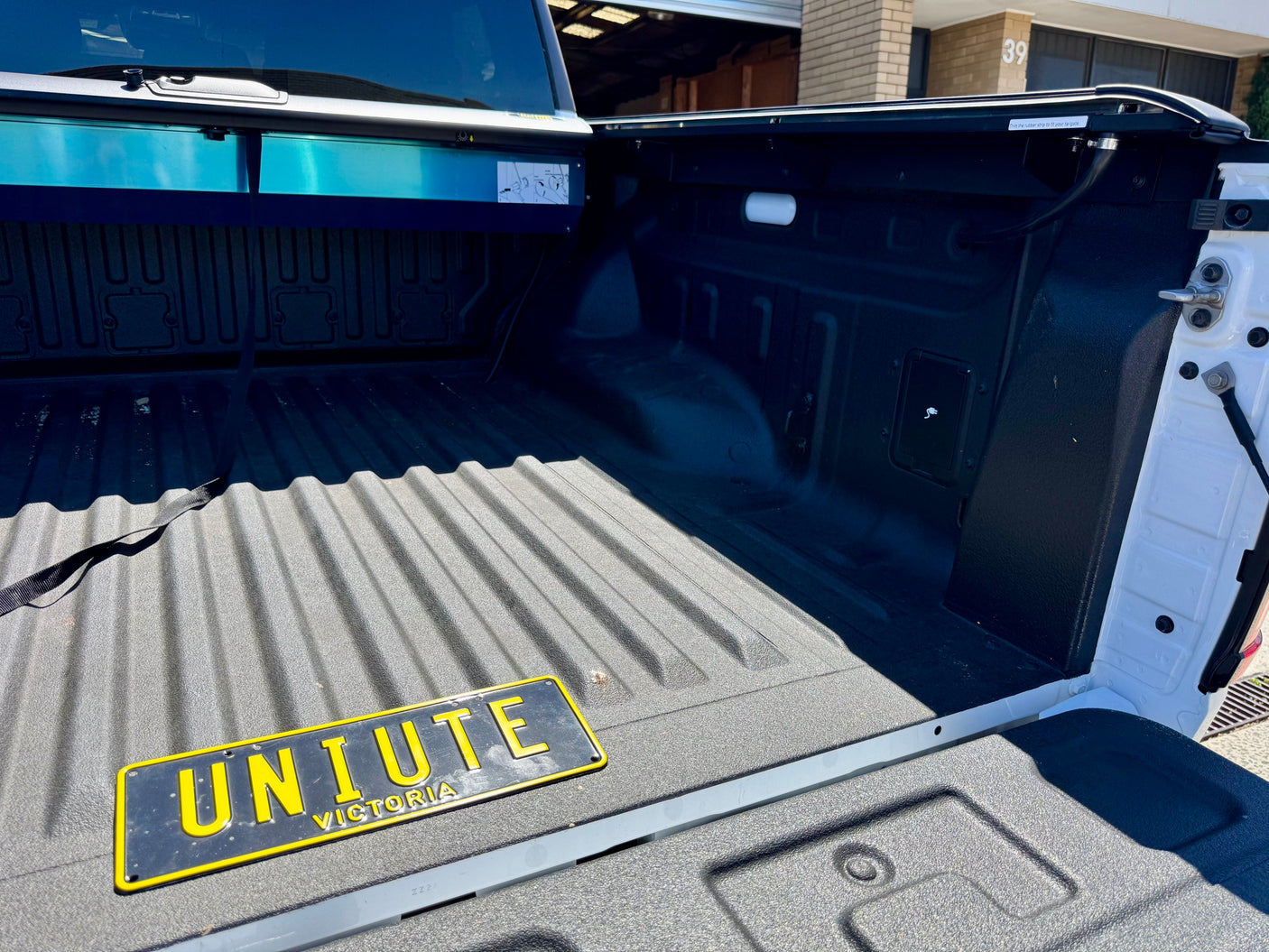 BYD Shark 6 Roller Cover 2025+ Manual Roller Shutter - UniUte