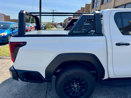 Universal Roll Bar with Multifunction Ladder Rack