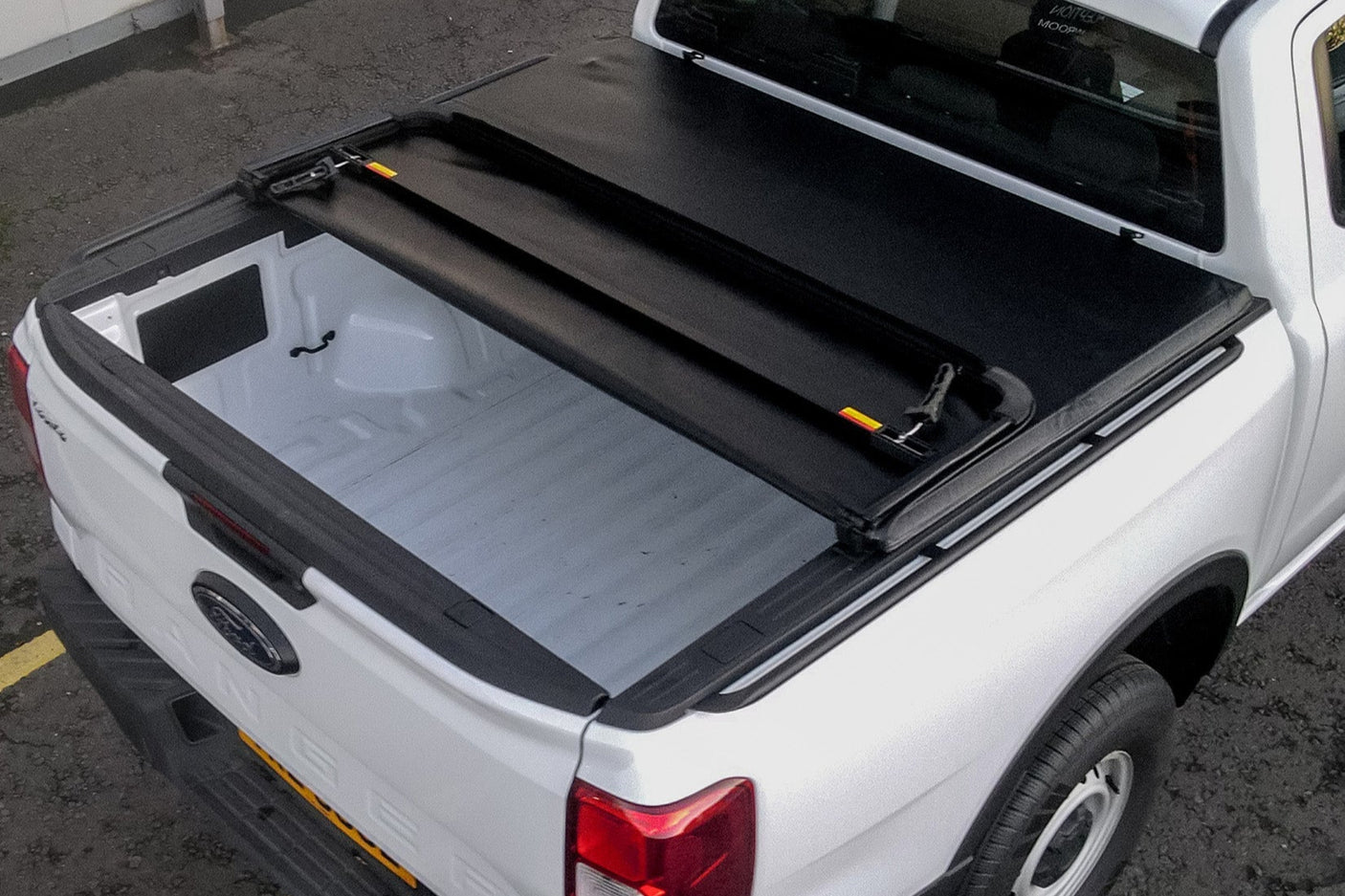Tri-Fold Soft Tonneau Cover for Ford Ranger RA NEXTGEN 2022+ I UniUte