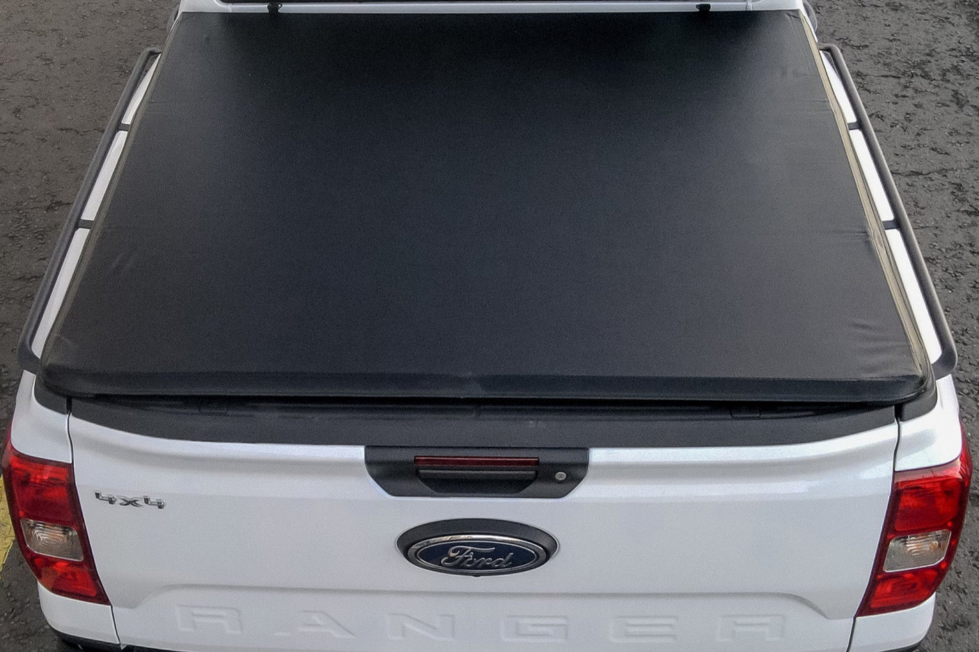 Tri-Fold Soft Tonneau Cover for Ford Ranger RA NEXTGEN 2022+ I UniUte