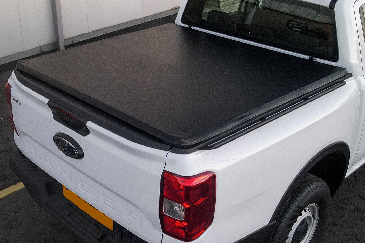 Tri-Fold Soft Tonneau Cover for Ford Ranger RA NEXTGEN 2022+ I UniUte