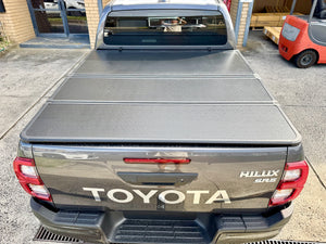 TOYOTA HILUX Tri-Fold Hard Lid Tonneau Cover for Toyota Hilux SR5 2015-2025