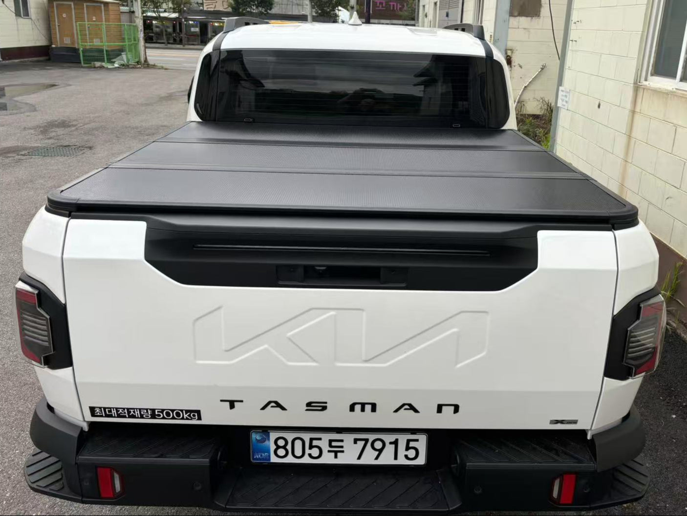 Tri-Fold Hard lid Kia Tasman