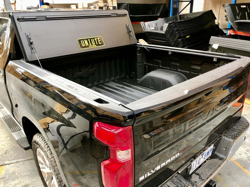CHEVROLET SILVERADO Quad-Fold Hard Lid Tonneau Cover For Chevrolet Silverado 1500 2014-2023 