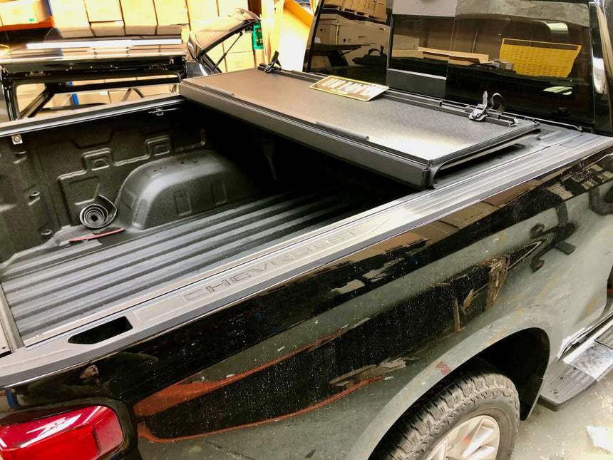 CHEVROLET SILVERADO Quad-Fold Hard Lid Tonneau Cover For Chevrolet Silverado 1500 2014-2023 