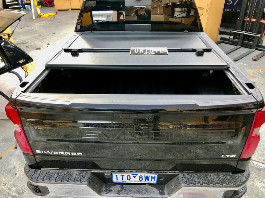 CHEVROLET SILVERADO Quad-Fold Hard Lid Tonneau Cover For Chevrolet Silverado 1500 2014-2023 