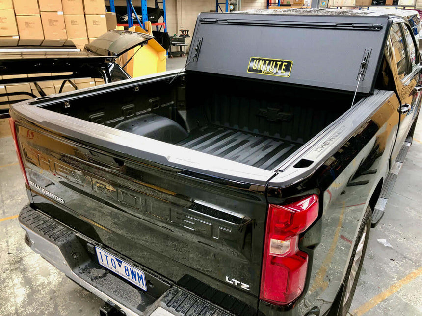 CHEVROLET SILVERADO Quad-Fold Hard Lid Tonneau Cover For Chevrolet Silverado 1500 2014-2023 
