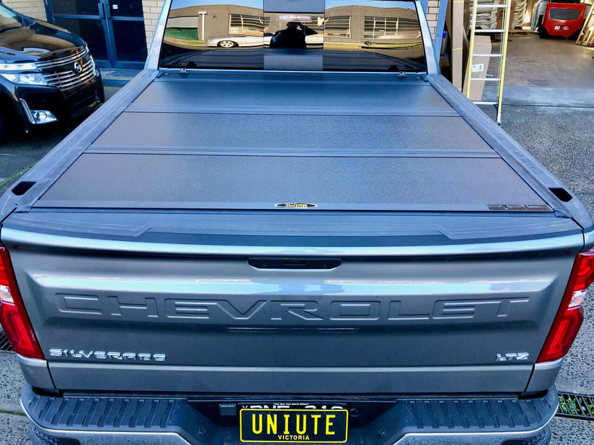 CHEVROLET SILVERADO Quad-Fold Hard Lid Tonneau Cover For Chevrolet Silverado 1500 2014-2023 