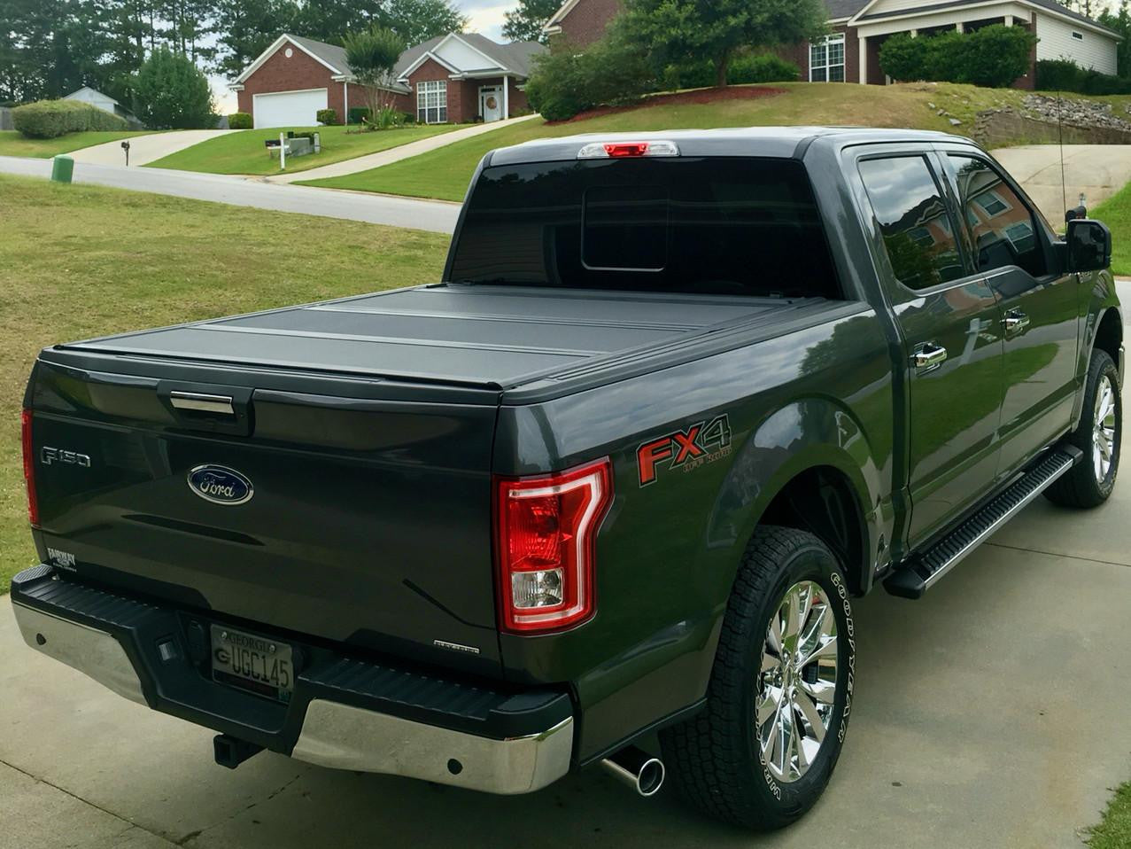 FORD F-150 Quad-Fold Hard Lid Tonneau Cover for Ford F-150 2015-2024 5,5' BED - UniUte 