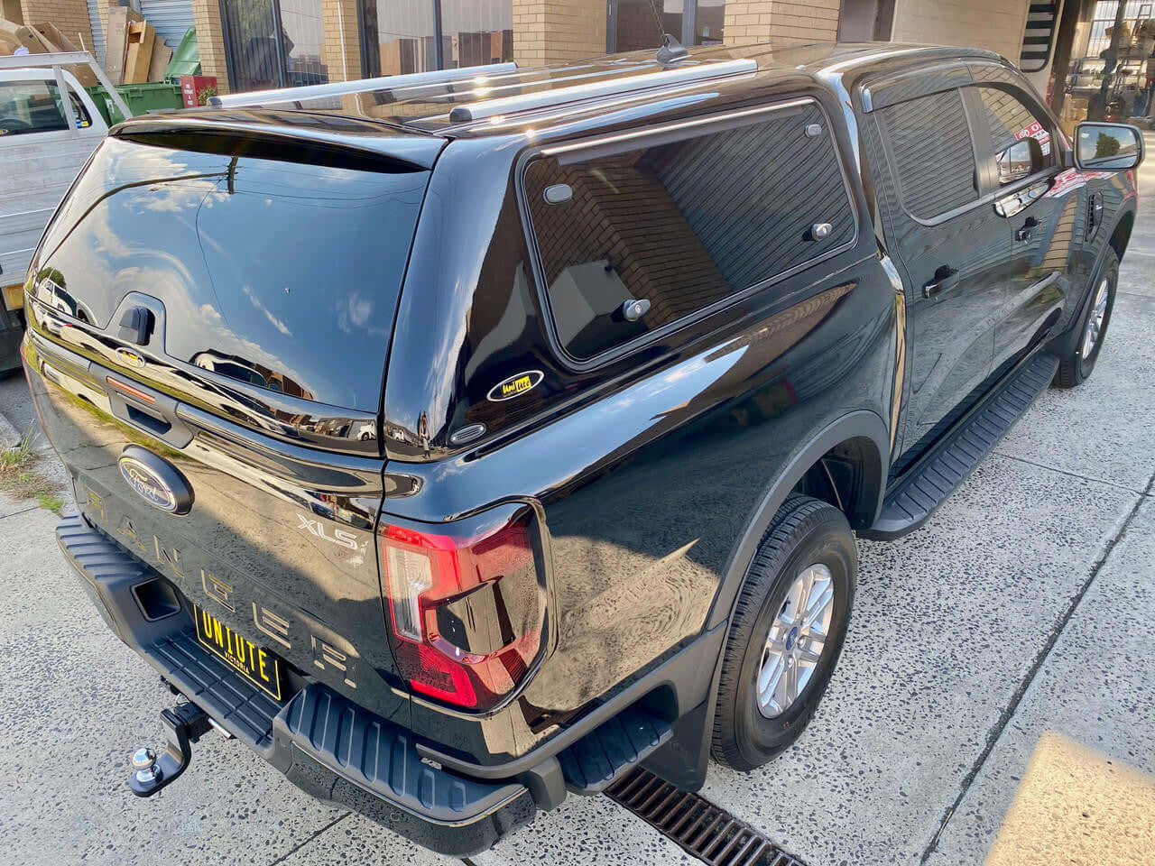 Ford Ranger Canopy FORCE PRO on NextGen RA 2022–2025 dual cab, showcasing premium style and rugged protection for adventure and work needs.