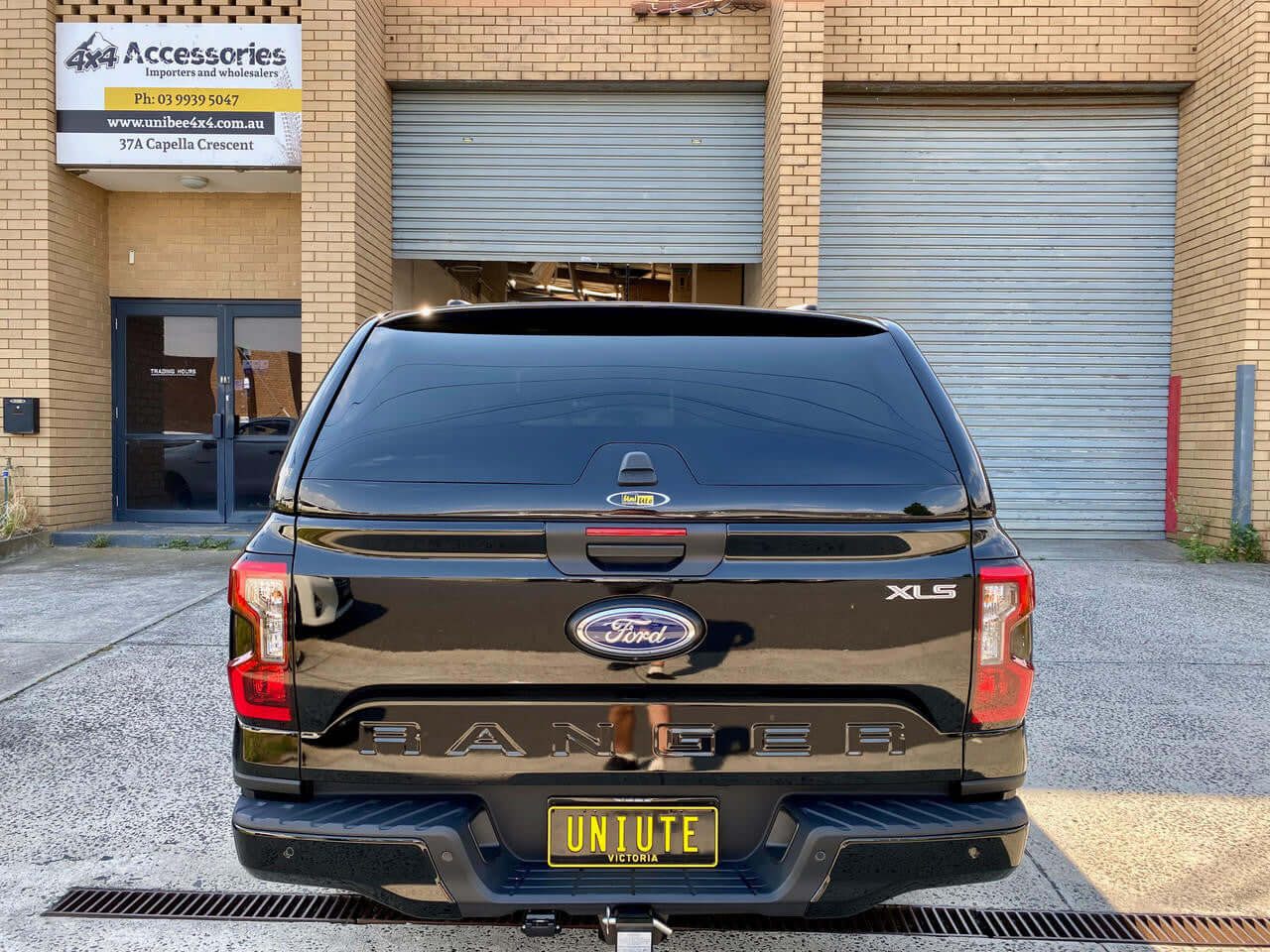 Ford Ranger Canopy NextGen RA 2022-2025 - UniUte FORCE PRO in parking lot