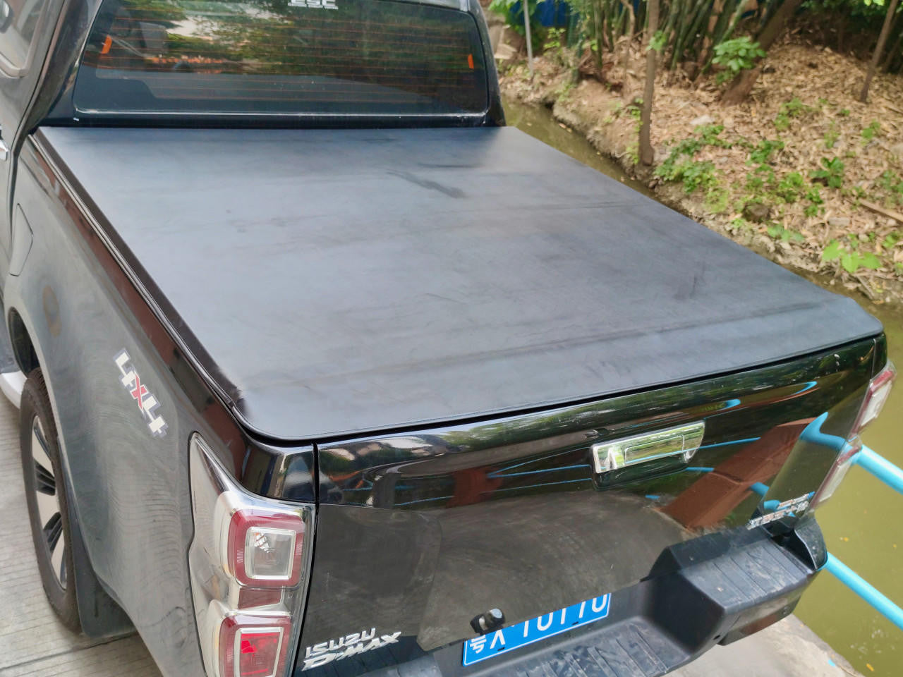 ISUZU D-MAX Soft Roll Up Tonneau Cover for NEW Isuzu D-Max 2020+ 