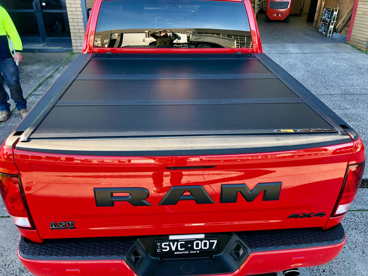 RAM 1500 Quad-Fold Hard Lid Tonneau Cover for Dodge RAM 1500 DS 2009-2023 5,7' BED 