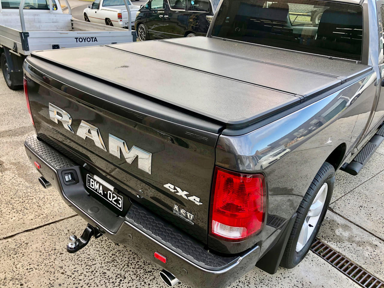 RAM 1500 Tri-Fold Hard Lid Tonneau Cover for Dodge RAM 1500 DS/DT 2009-2023 5,7' BED 