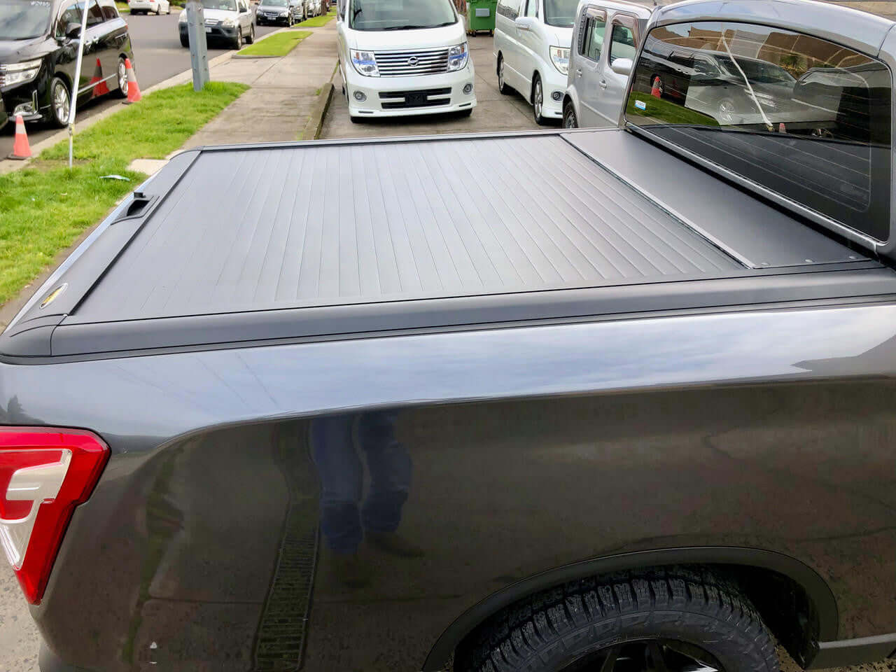 UniUte Gen2 Manual Roller Shutter for SsangYong Musso 2018+, KGM Musso Roller Shutter, short tub cargo cover, sleek and functional design.