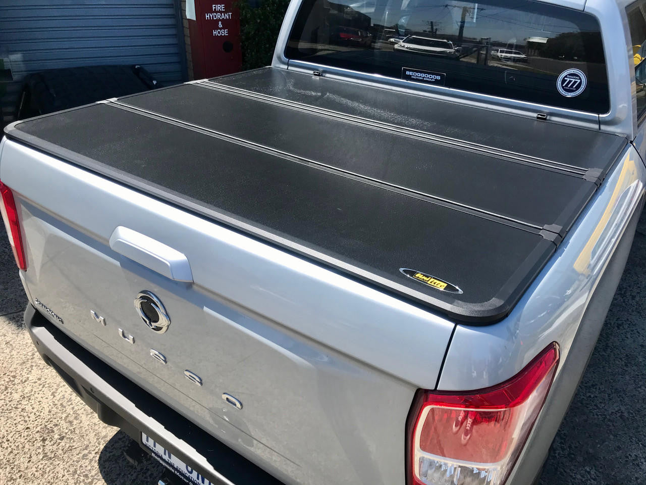 SSANGYONG MUSSO Tri-Fold Hard Lid Tonneau Cover for SsangYong Musso (Short Tub) 2018+ 