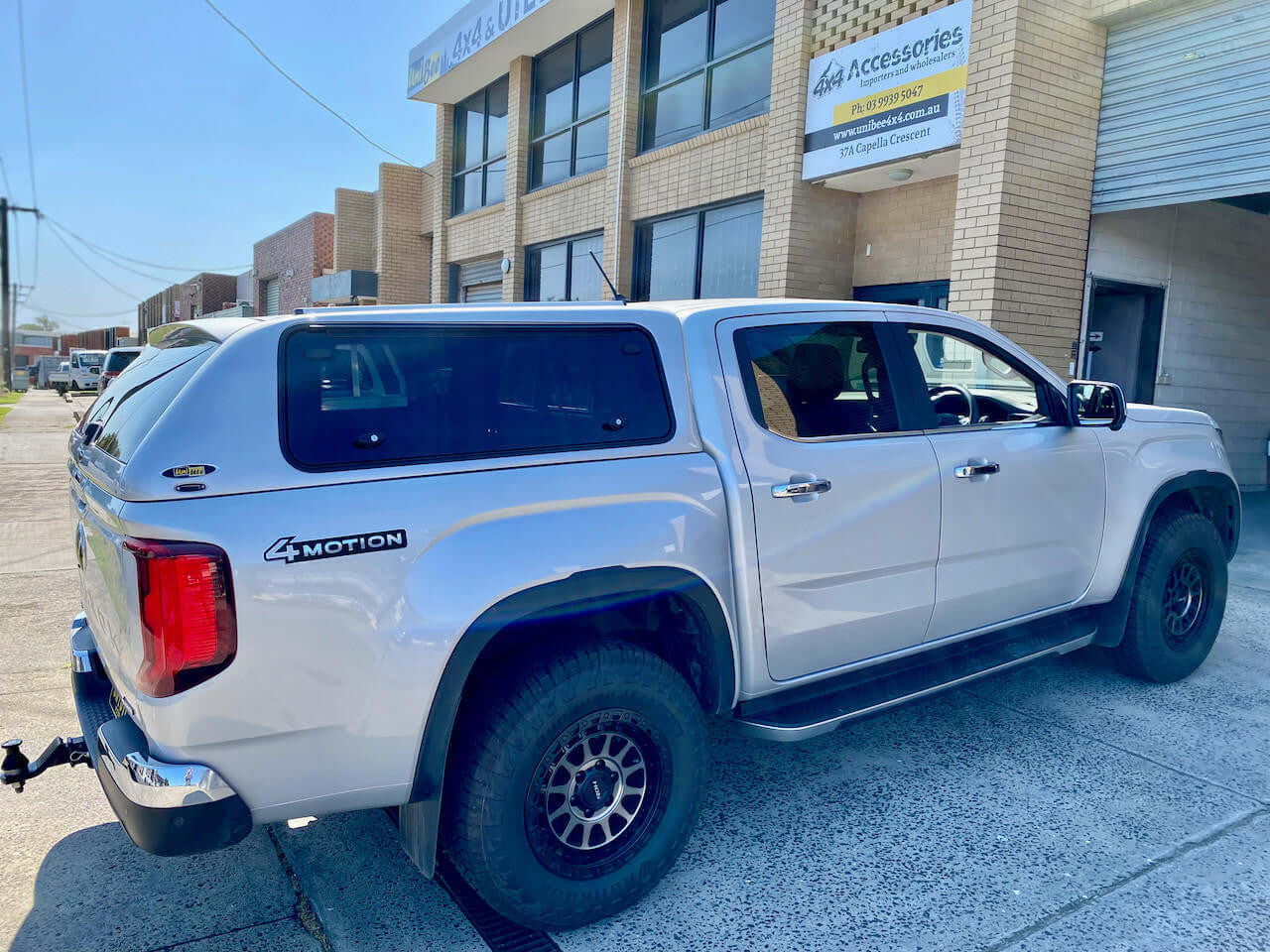 UniUte FORCE PRO canopy on Volkswagen Amarok 2023+ — three-quarter view