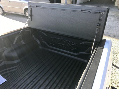 VOLKSWAGEN AMAROK Quad-Fold Hard Lid Tonneau Cover for New Volkswagen Amarok 2023+ - UniUte 