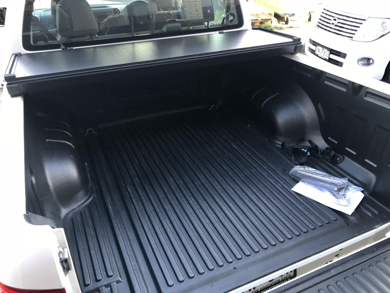 VOLKSWAGEN AMAROK Tri-Fold Hard Lid Tonneau Cover for New Volkswagen Amarok 2023+ 