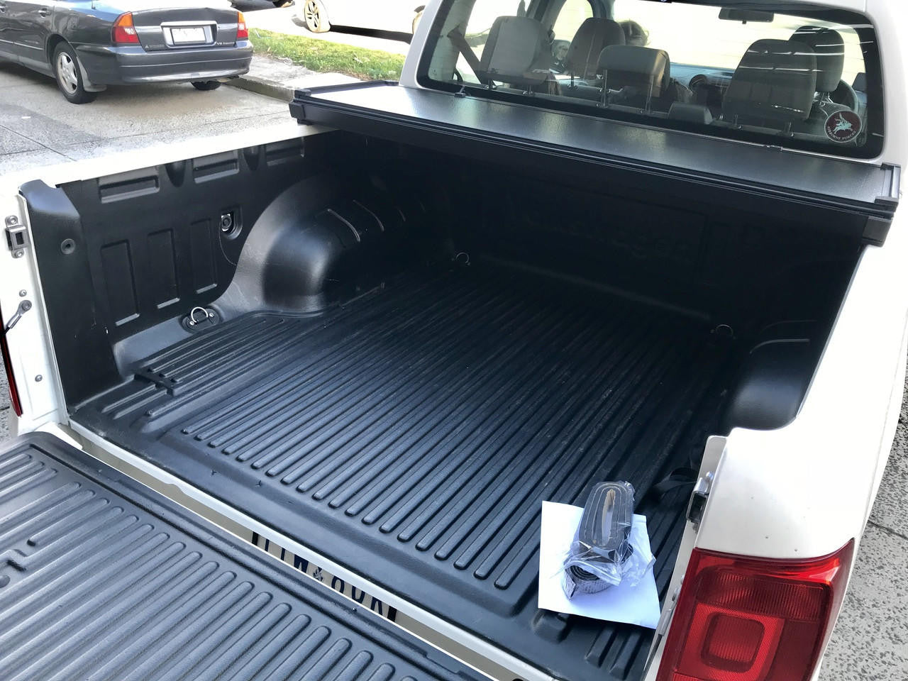 VOLKSWAGEN AMAROK Tri-Fold Hard Lid Tonneau Cover for New Volkswagen Amarok 2023+ 