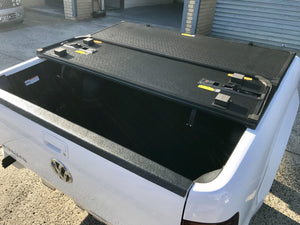 VOLKSWAGEN AMAROK Tri-Fold Hard Lid Tonneau Cover for New Volkswagen Amarok 2023+ 