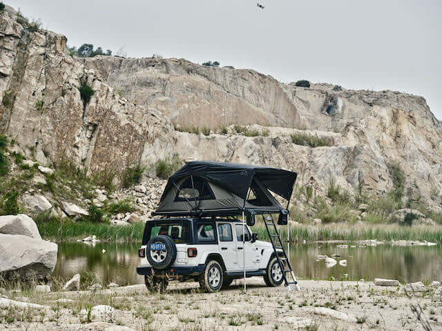  Wild Cruiser 250 Waterproof 4 Person Soft Shell Roof Top Tent 